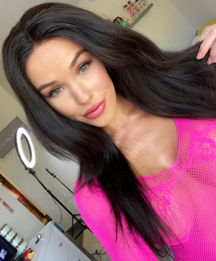 Tremendo compilado con las mejores fotos de Megan Rain