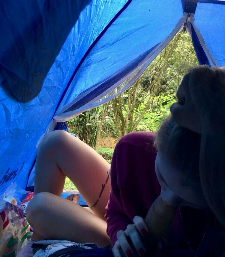 chupando pija en el camping