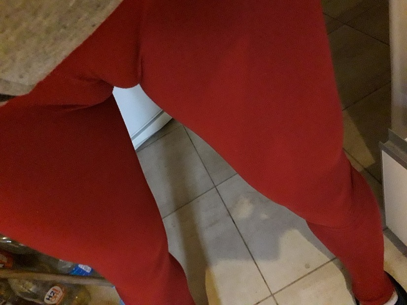 se le marca el coño