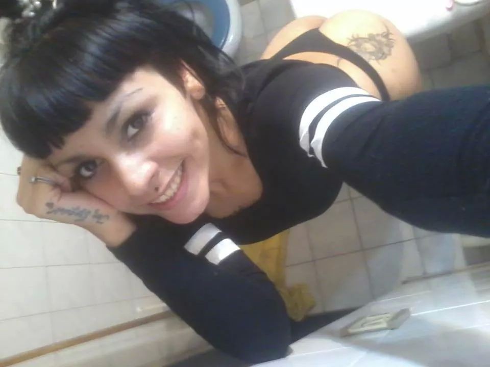 morocha muestra que tiene un culo fenomenal