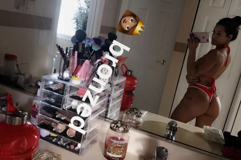 chica en bikini tiene el mejor culo